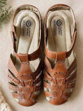 Earth Spirit Women's Tan Brown Strappy Closed-Toe Fisherman Sandals